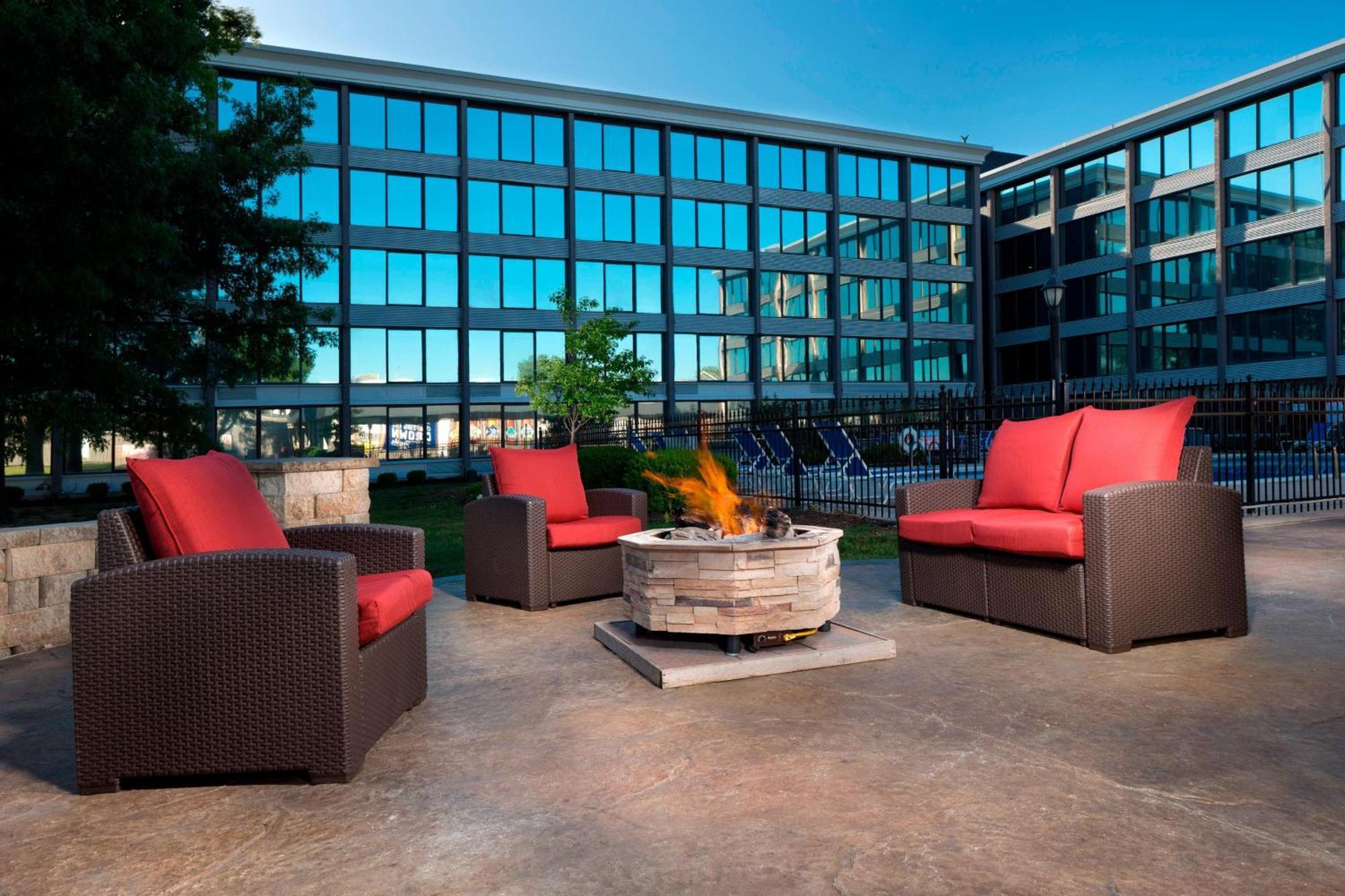 Four Points By Sheraton Kansas City Airport Exterior foto